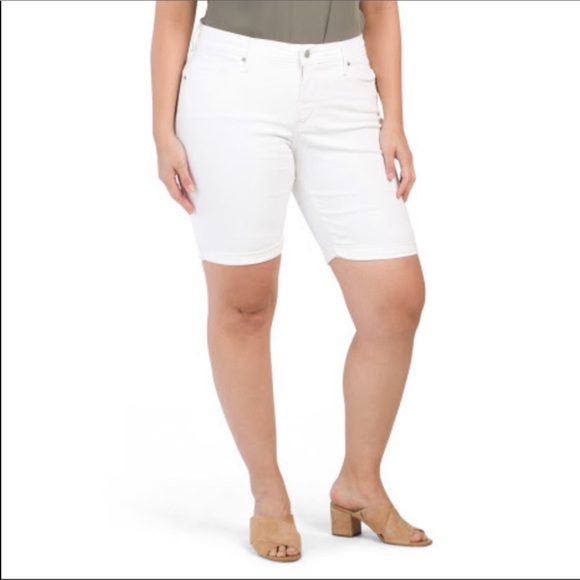 🌼LEVIS🌼 Pants - 🌸LEVIS SHAPING BERMUDA SHORTS🌸